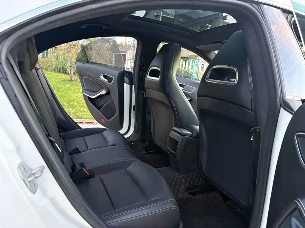 Mercedes-Benz CLA (Import) — фото 10