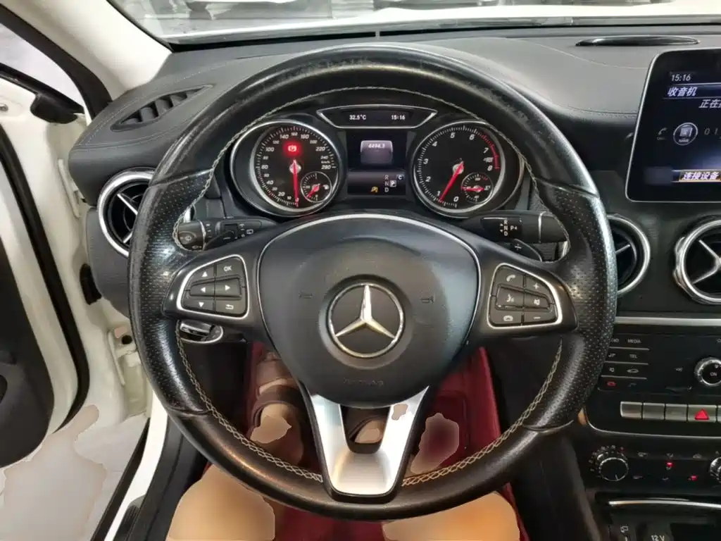 Mercedes-Benz GLA — фото 11