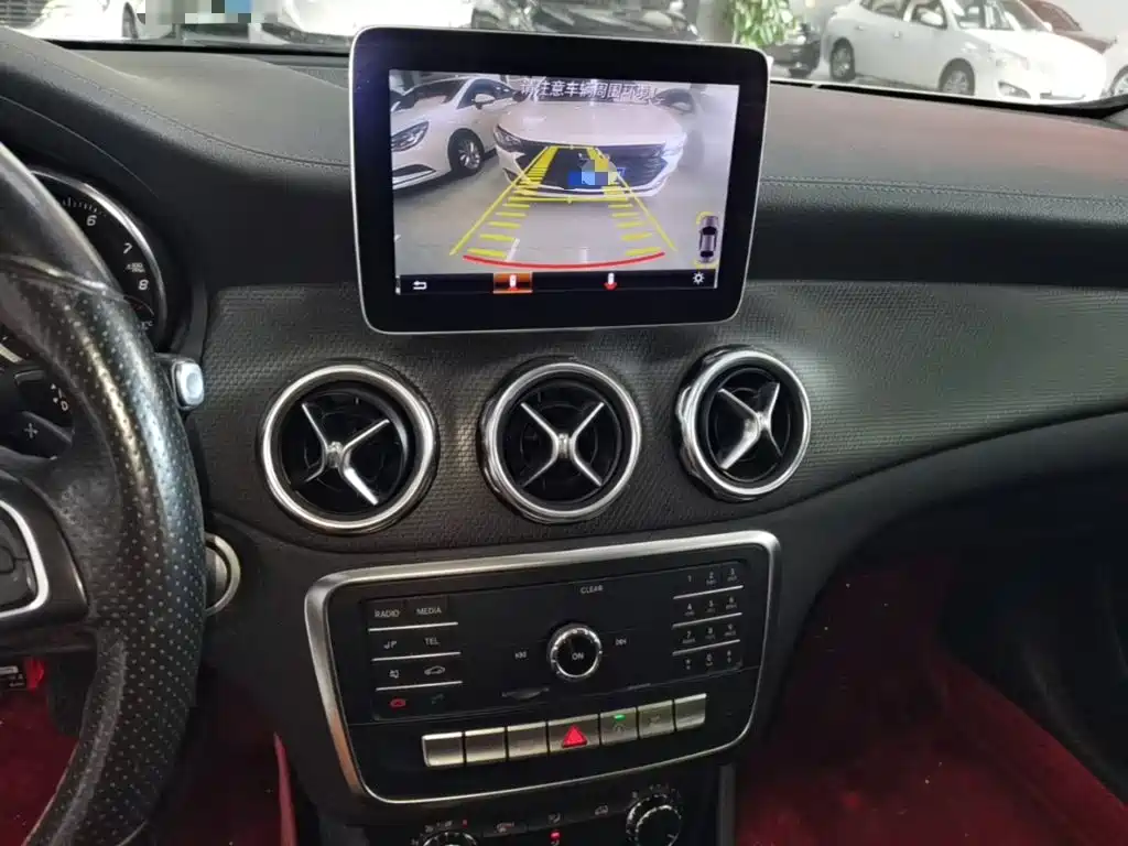 Mercedes-Benz GLA — фото 13