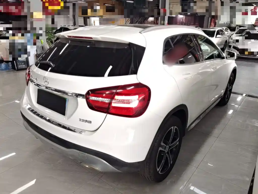 Mercedes-Benz GLA — фото 7