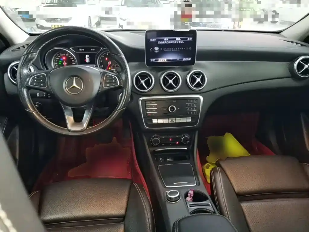 Mercedes-Benz GLA — фото 10
