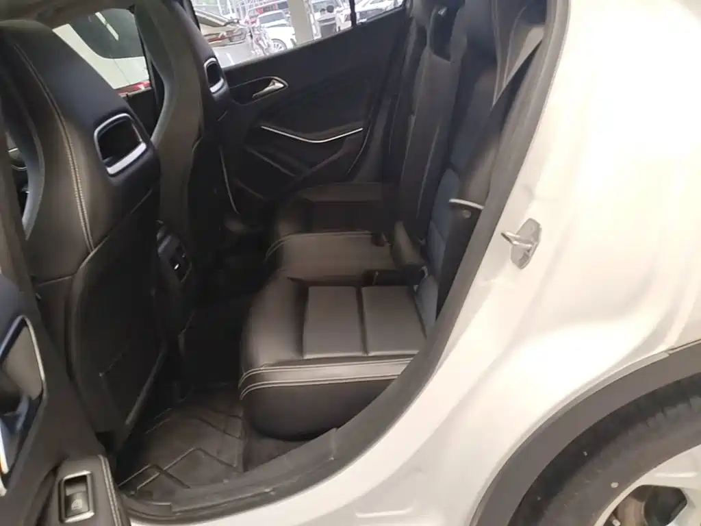 Mercedes-Benz GLA — фото 17