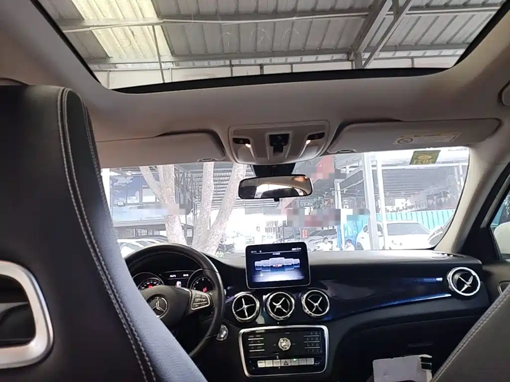 Mercedes-Benz GLA — фото 18