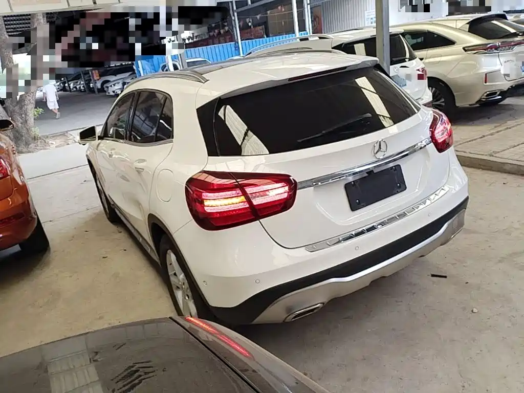 Mercedes-Benz GLA — фото 5