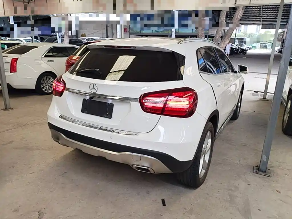 Mercedes-Benz GLA — фото 7