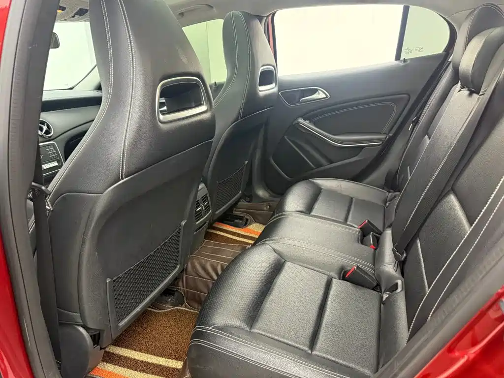 Mercedes-Benz GLA — фото 7