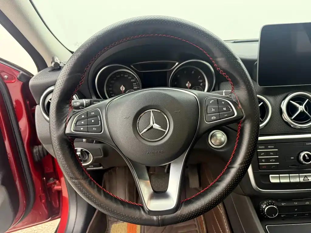 Mercedes-Benz GLA — фото 8