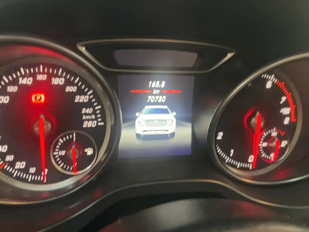Mercedes-Benz GLA — фото 12