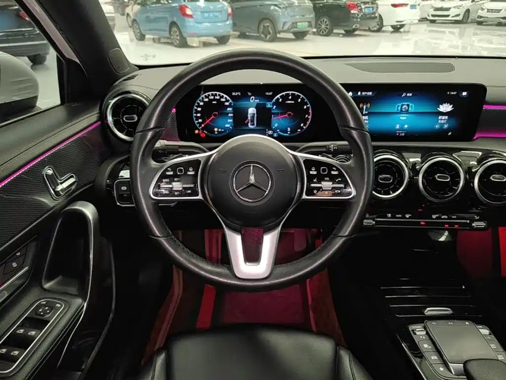 Mercedes-Benz A-Class — фото 11
