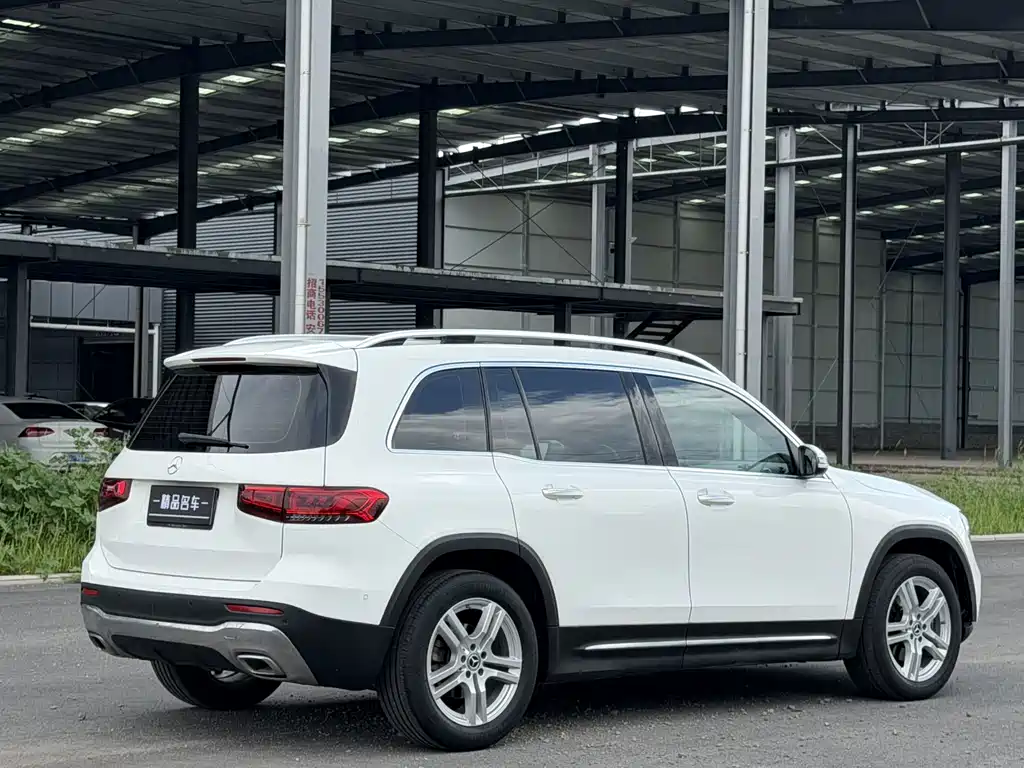 Mercedes-Benz GLB — фото 11