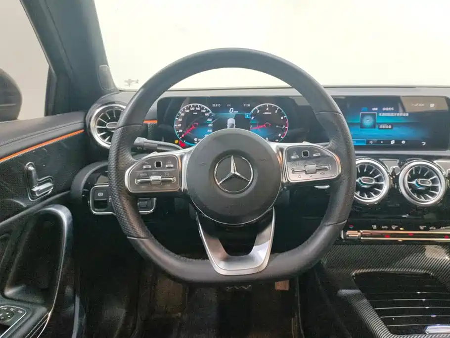 Mercedes-Benz A-Class — фото 15