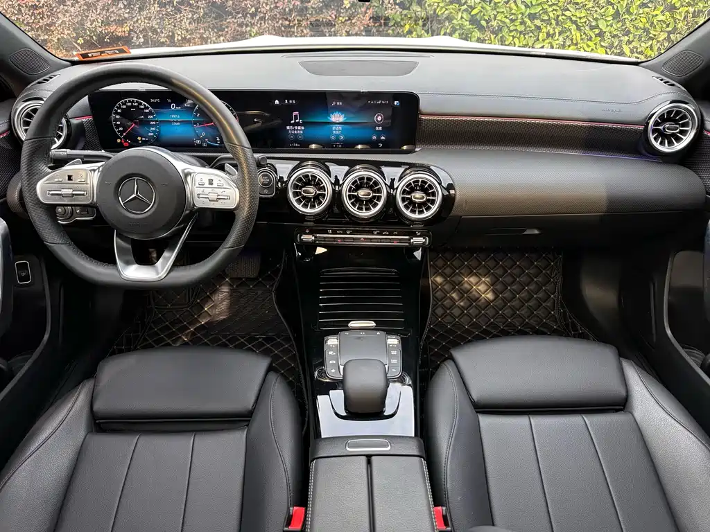 Mercedes-Benz A-Class — фото 10
