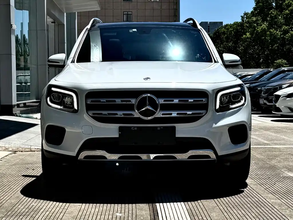 Mercedes-Benz GLB — фото 2