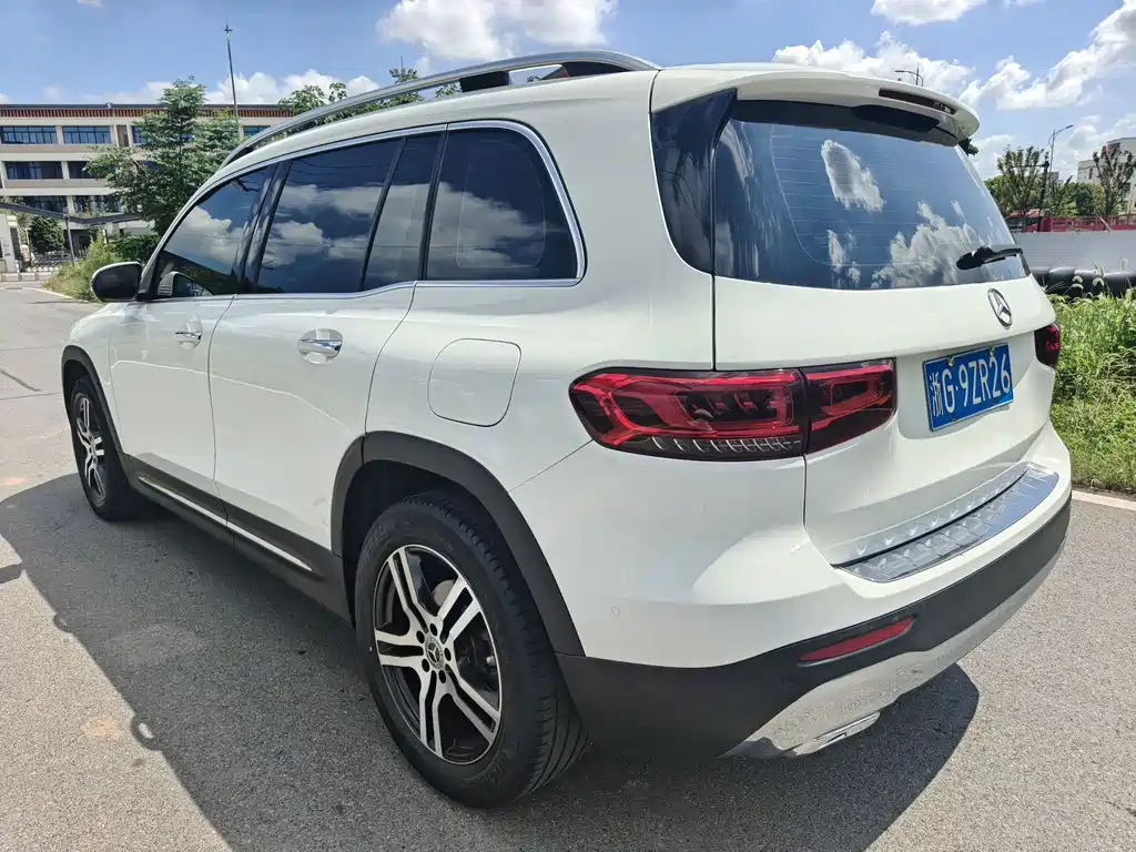Mercedes-Benz GLB — фото 4