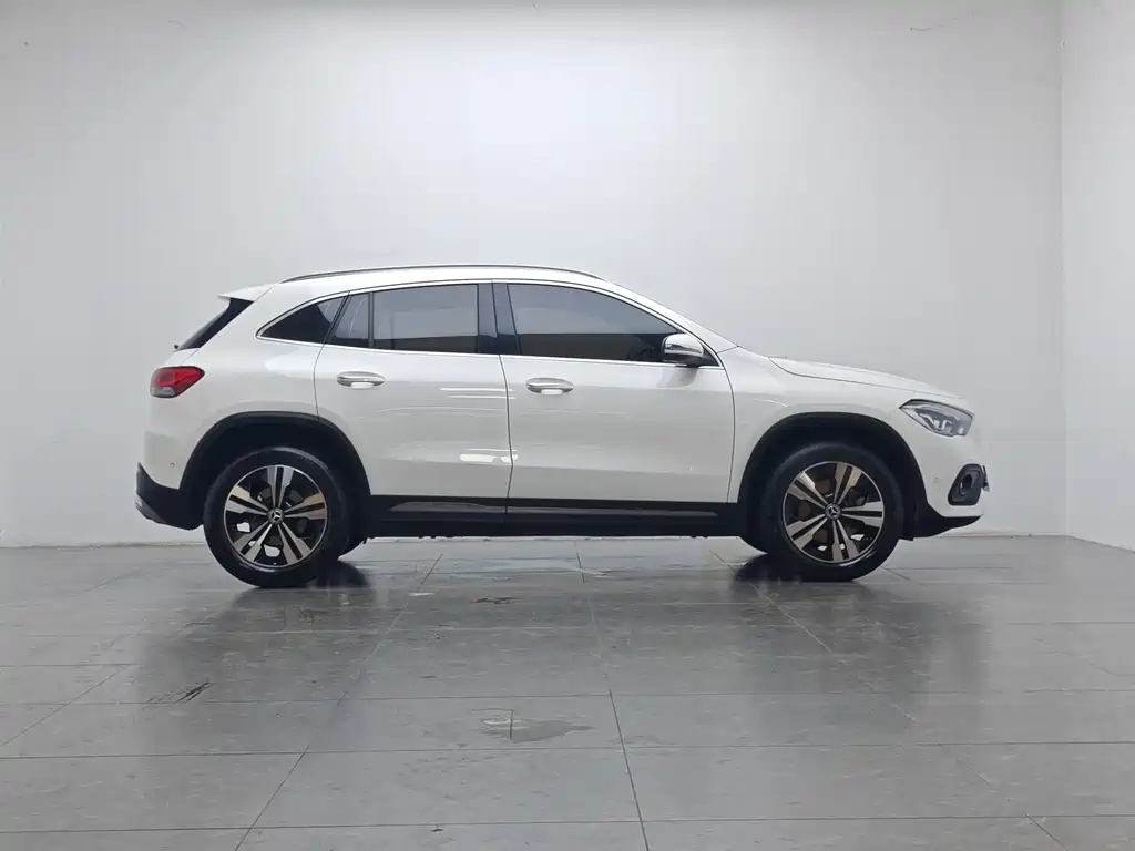 Mercedes-Benz GLA — фото 11