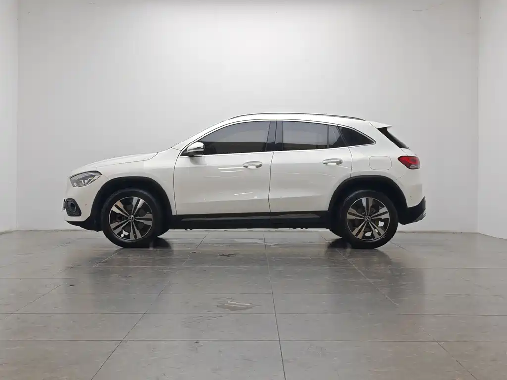 Mercedes-Benz GLA — фото 10