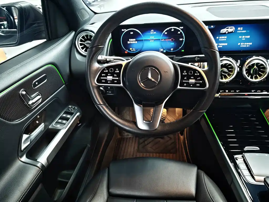 Mercedes-Benz EQB — фото 11