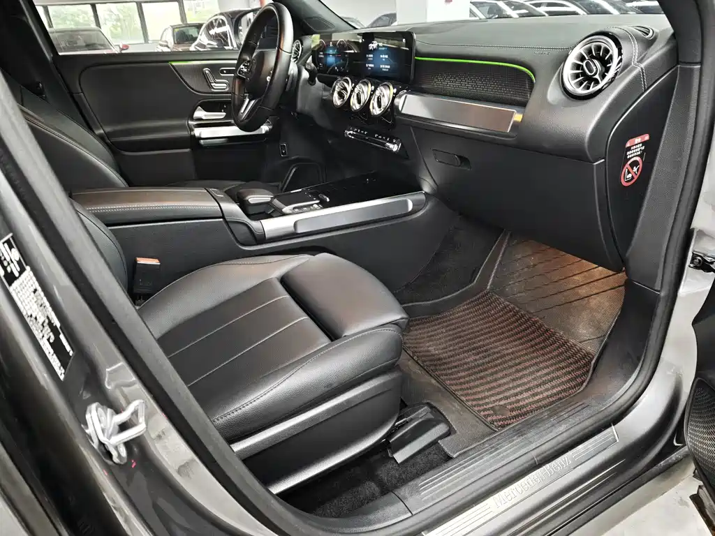Mercedes-Benz EQB — фото 15