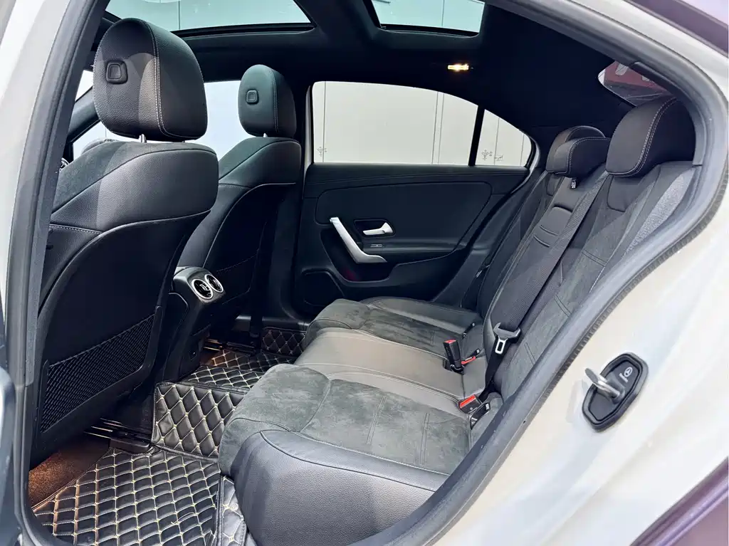 Mercedes-Benz A-Class — фото 10