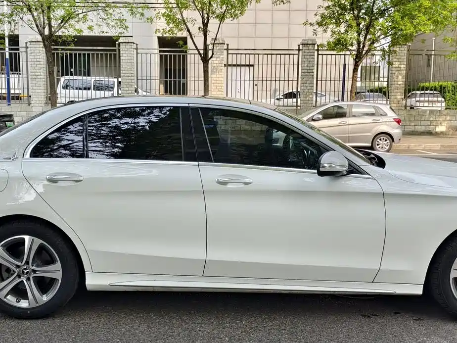 Mercedes-Benz C-Class — фото 4