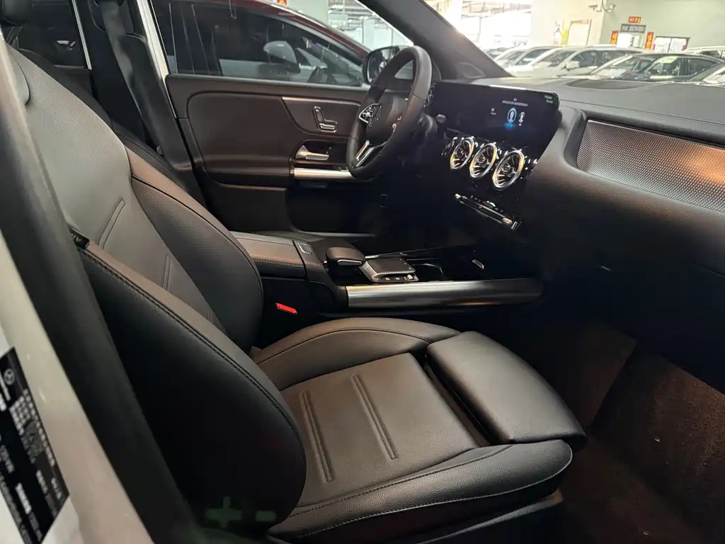 Mercedes-Benz GLA — фото 12