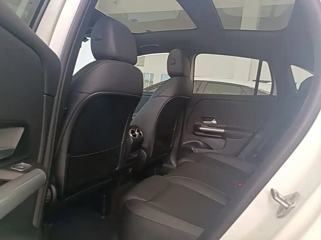 Mercedes-Benz GLA — фото 17