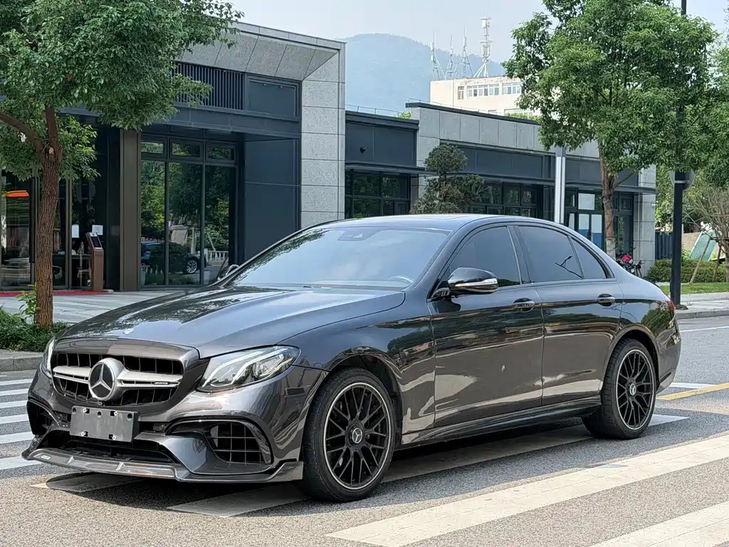 Mercedes-Benz E-Class — фото 3