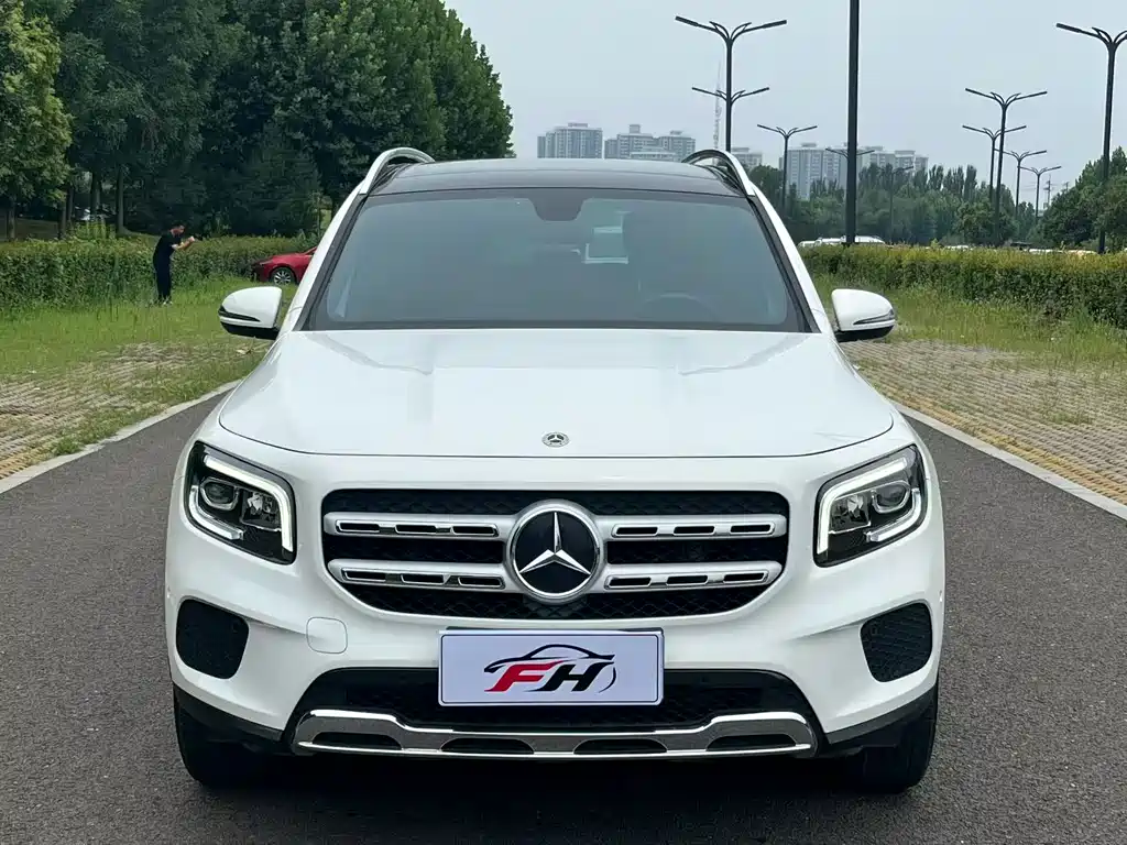 Mercedes-Benz GLB — фото 2