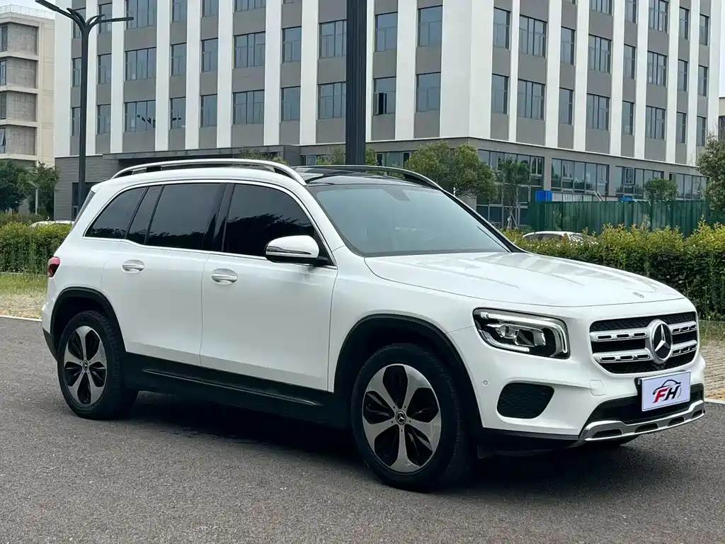 Mercedes-Benz GLB — фото 3