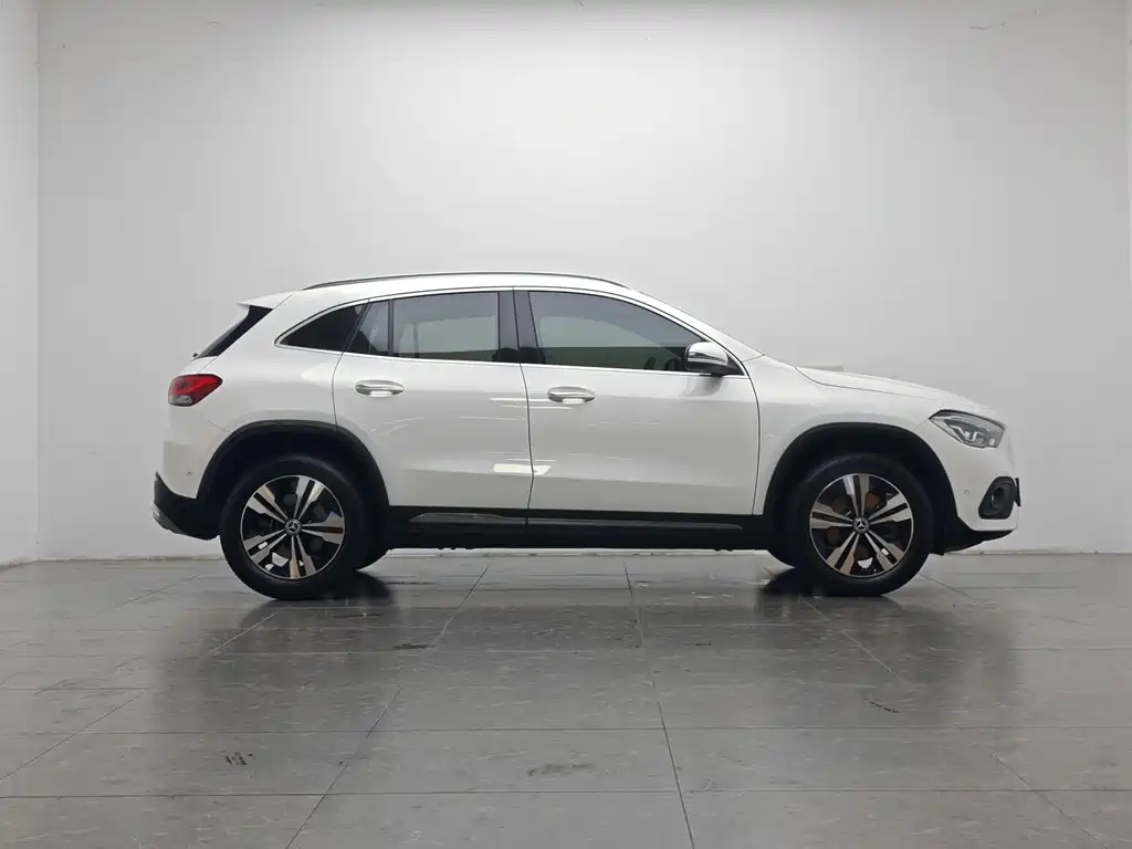 Mercedes-Benz GLA — фото 11