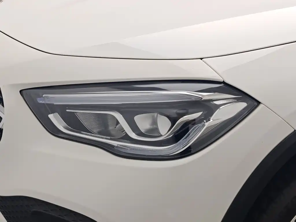 Mercedes-Benz GLA — фото 8