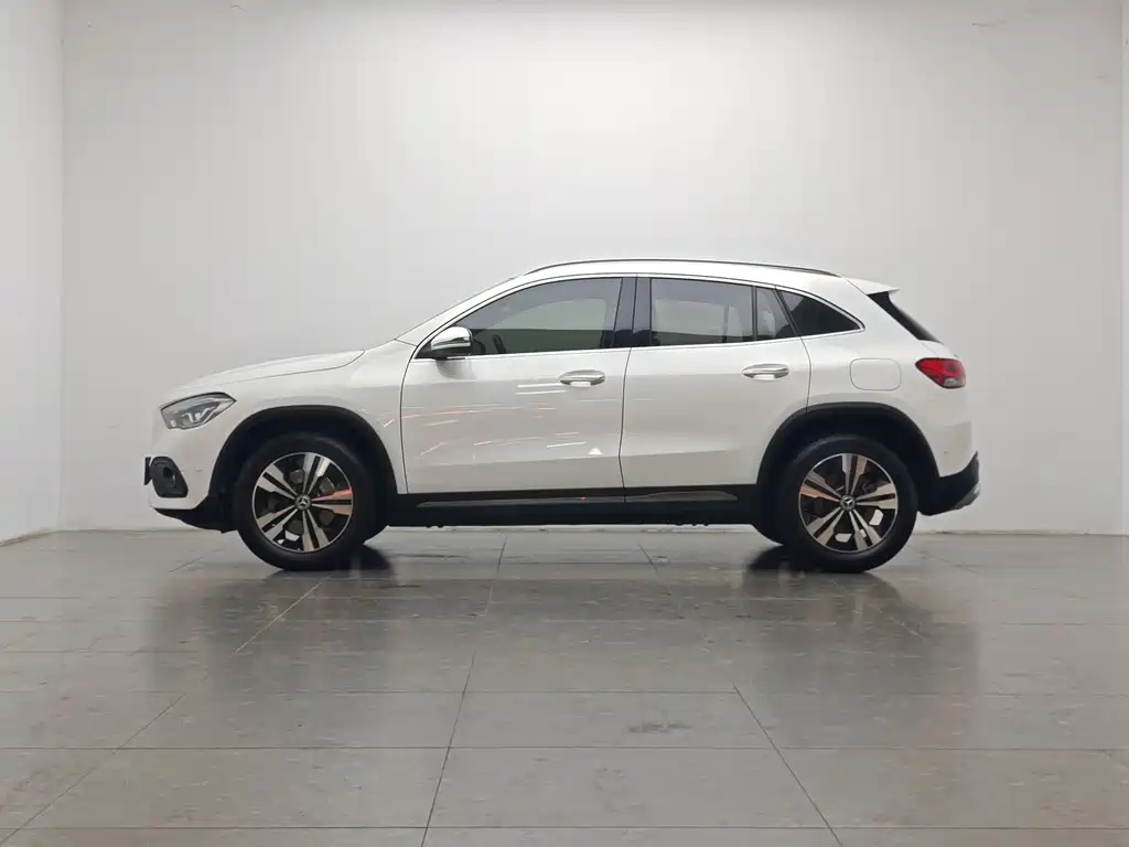 Mercedes-Benz GLA — фото 10