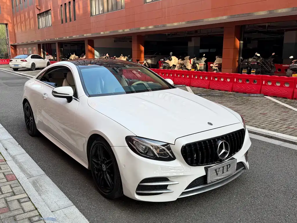 Mercedes-Benz E-Class (Import) — фото 3