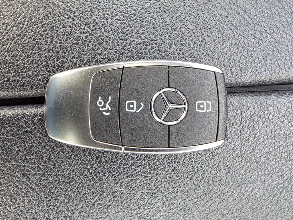 Mercedes-Benz GLB — фото 20