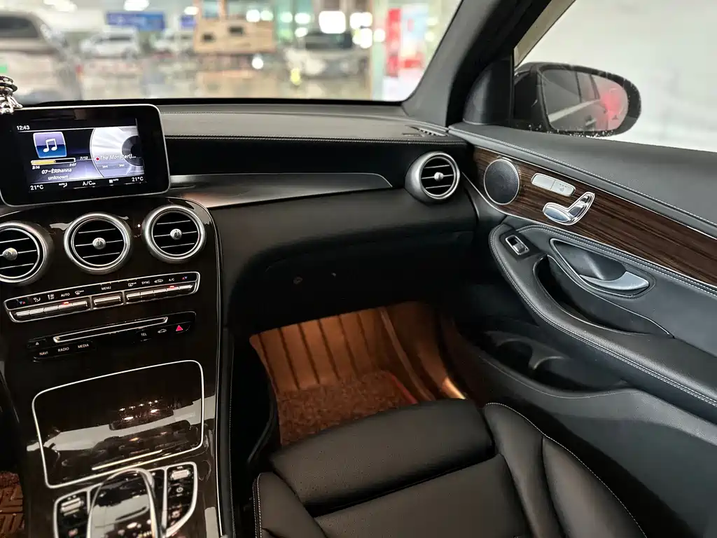 Mercedes-Benz GLC — фото 14