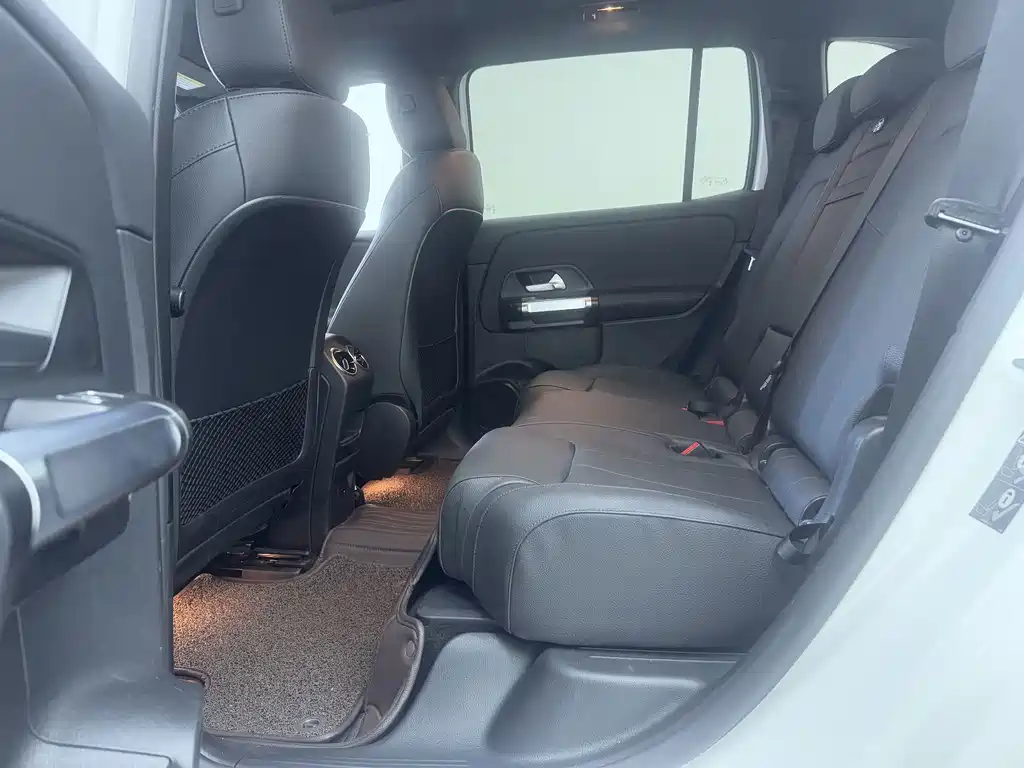 Mercedes-Benz EQB — фото 13