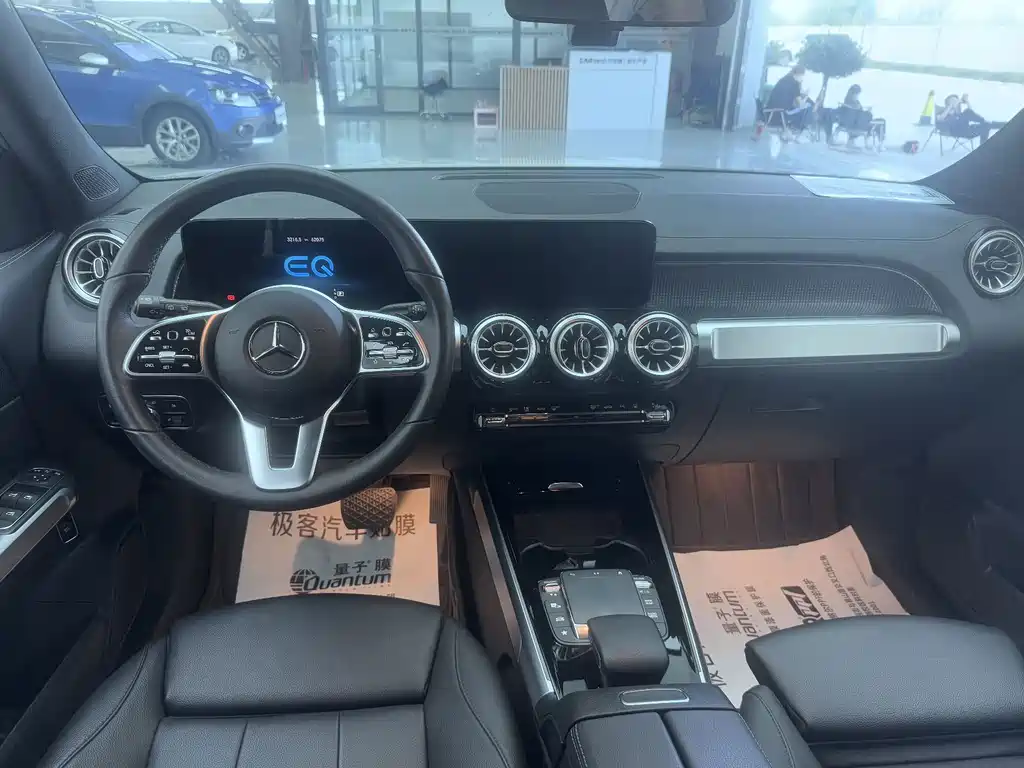 Mercedes-Benz EQB — фото 9