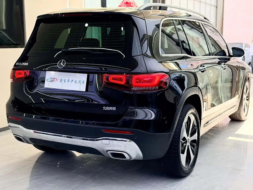 Mercedes-Benz GLB — фото 10