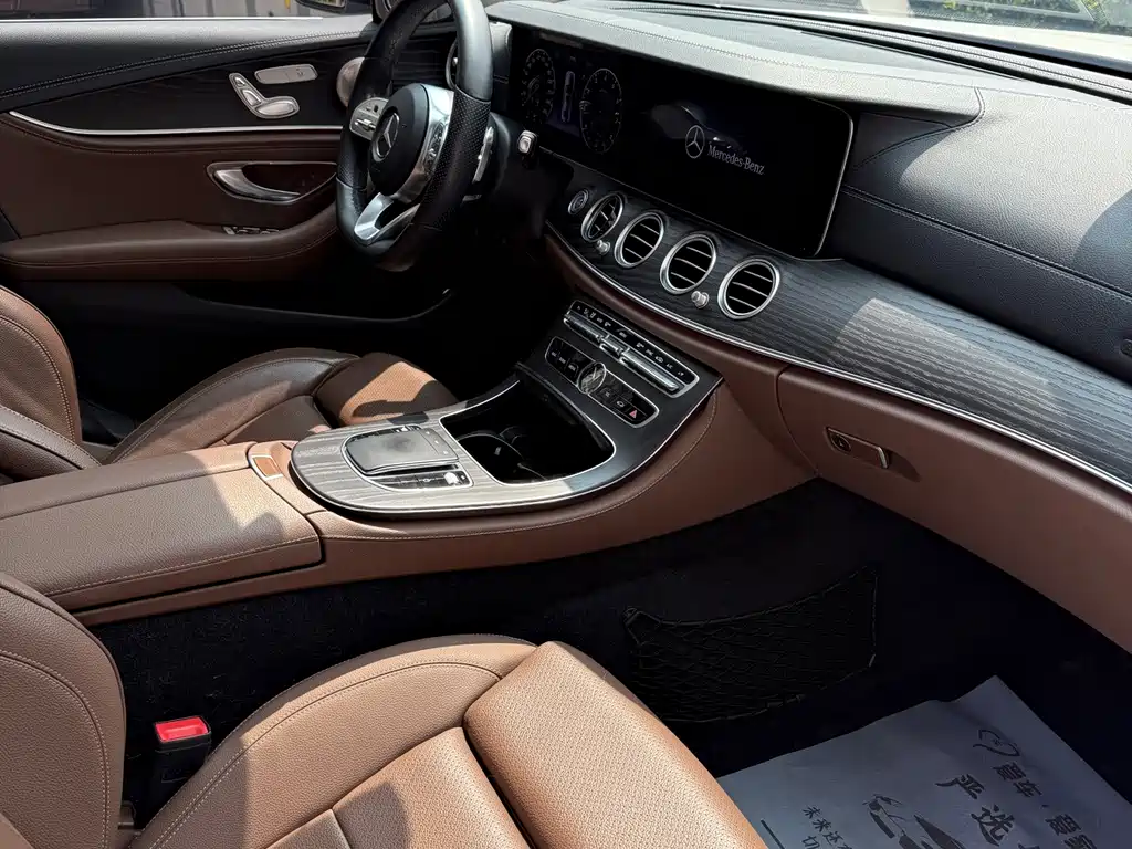 Mercedes-Benz E-Class — фото 15