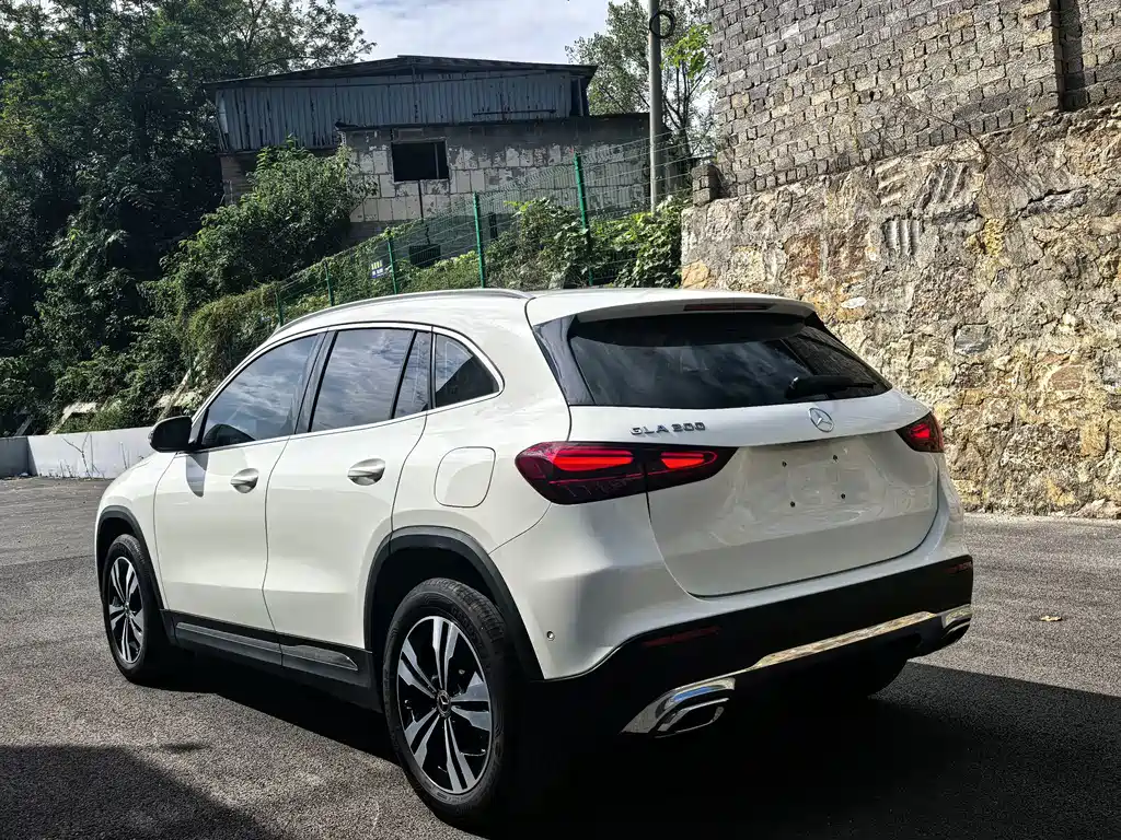 Mercedes-Benz GLA — фото 11