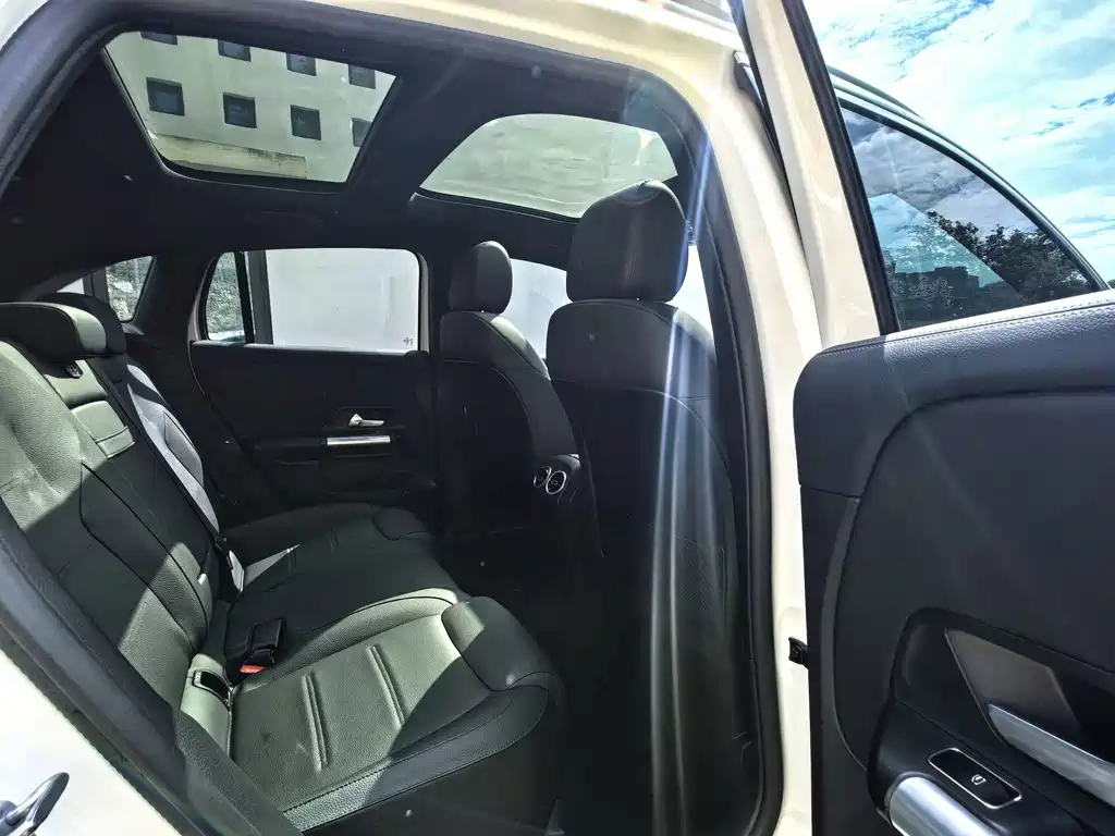 Mercedes-Benz GLA — фото 7