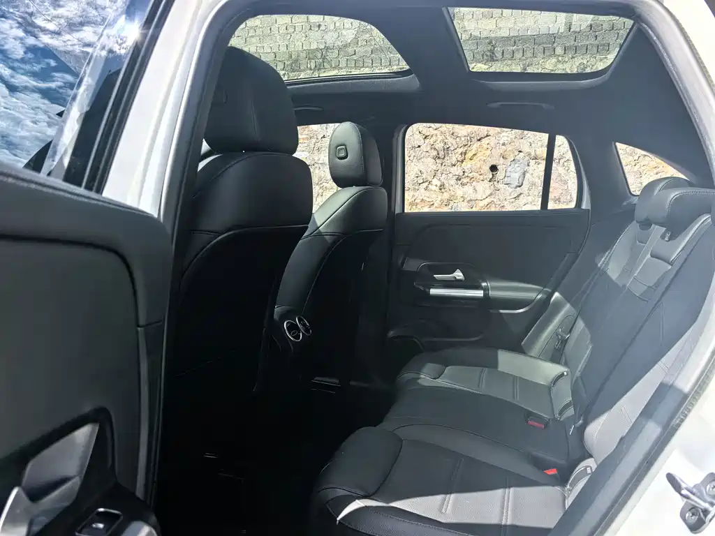 Mercedes-Benz GLA — фото 8
