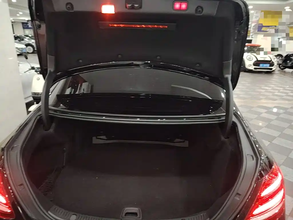 Mercedes-Benz E-Class (Import) — фото 19