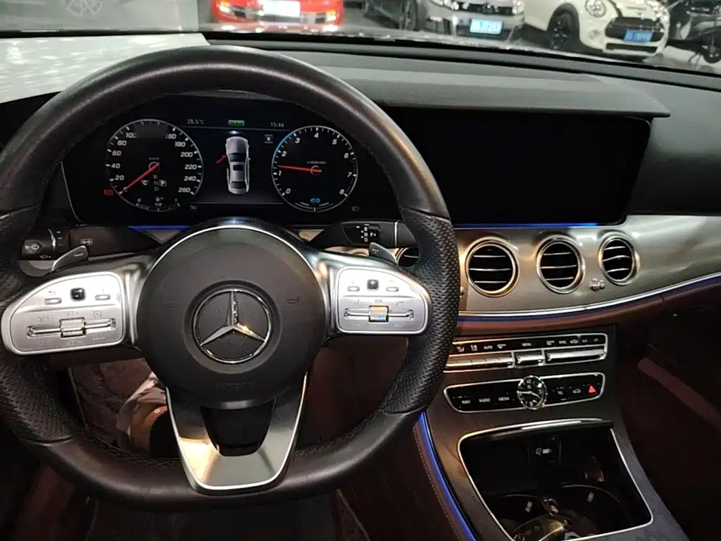 Mercedes-Benz E-Class (Import) — фото 10