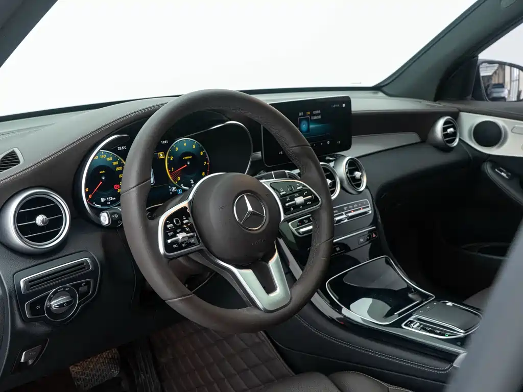 Mercedes-Benz GLC — фото 5