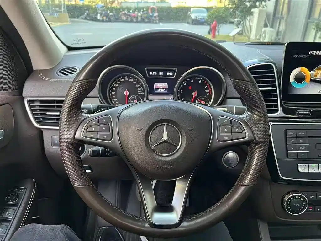 Mercedes-Benz GLE (Import) — фото 8