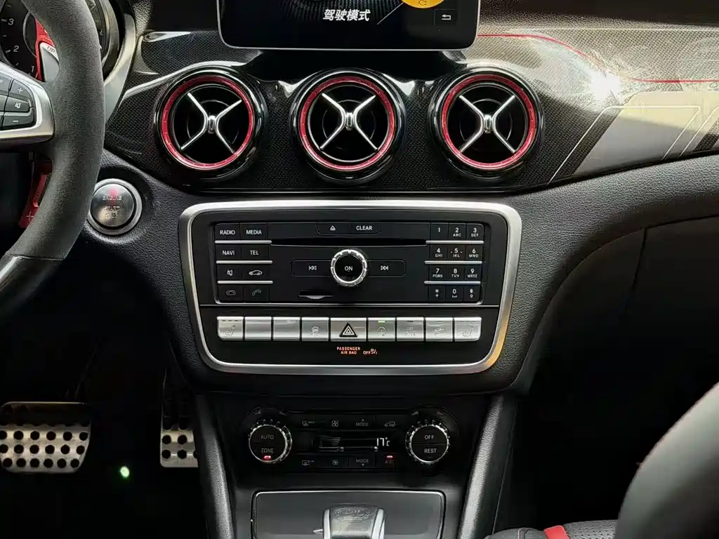 Mercedes-Benz CLA AMG — фото 7