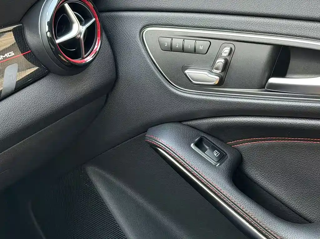 Mercedes-Benz CLA AMG — фото 10
