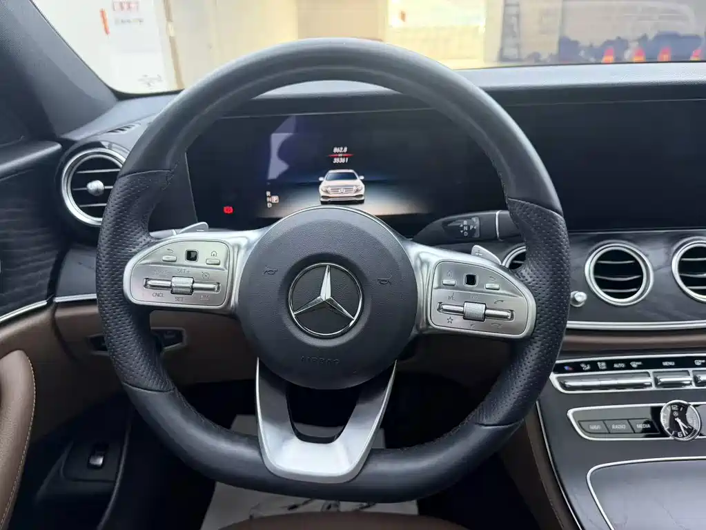 Mercedes-Benz E-Class (Import) — фото 8