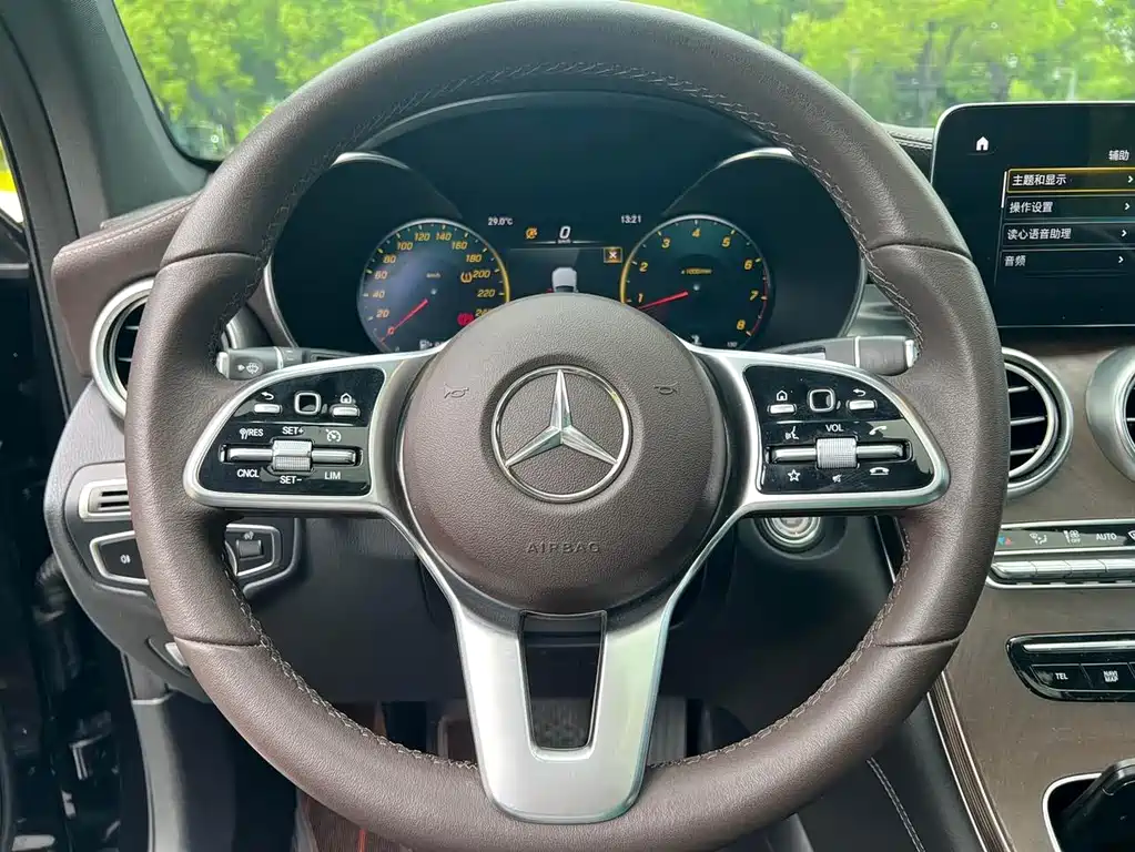 Mercedes-Benz GLC — фото 10